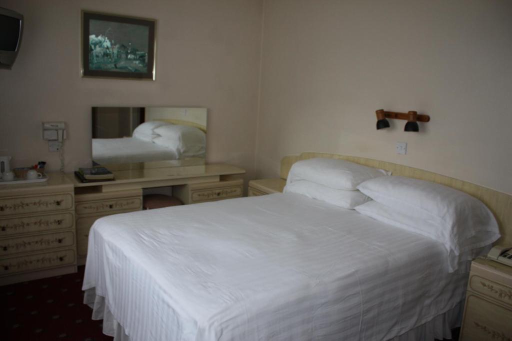 Talana Hotel Saint Helier Ngoại thất bức ảnh