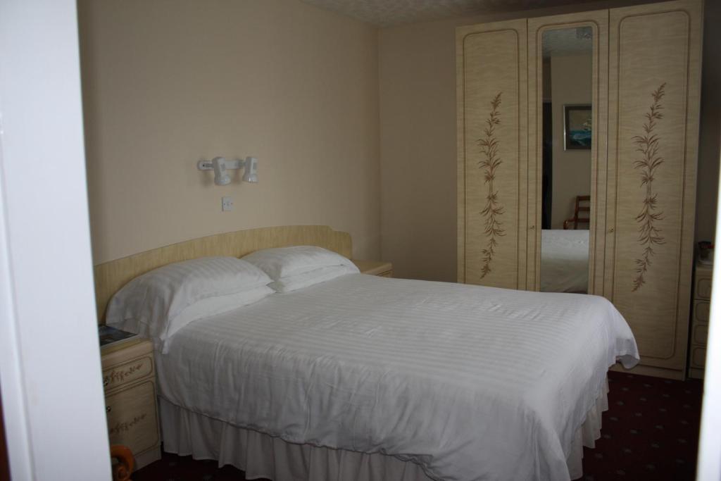 Talana Hotel Saint Helier Ngoại thất bức ảnh